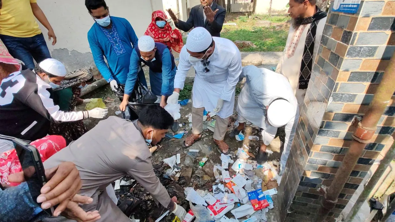 বাউফলে এমপির নেতৃত্বে পরিচ্ছন্নতা অভিযান পরিচালিত