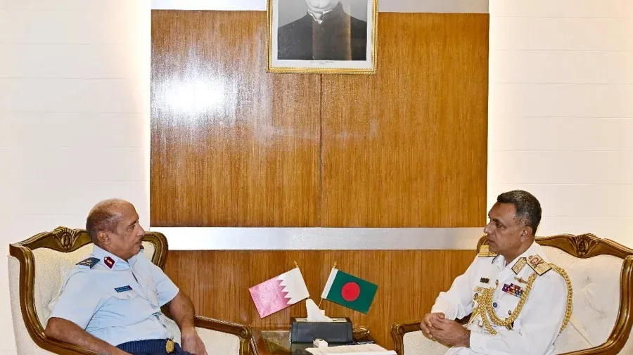 Qatar chief of staff pays courtesy call on Bangladesh's acting navy chief
