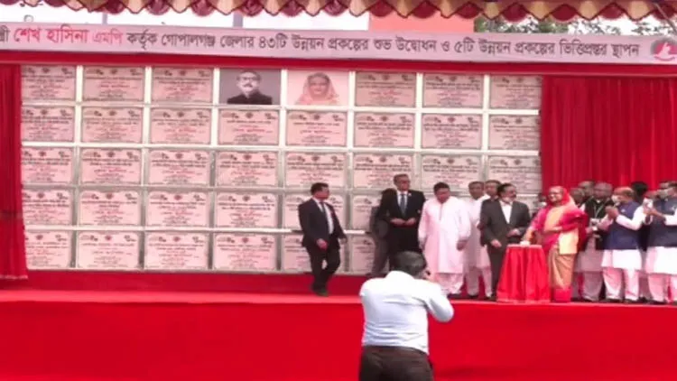 কোটালীপায় ৪৮ উন্নয়ন প্রকল্প উদ্বোধন করলেন প্রধানমন্ত্রী