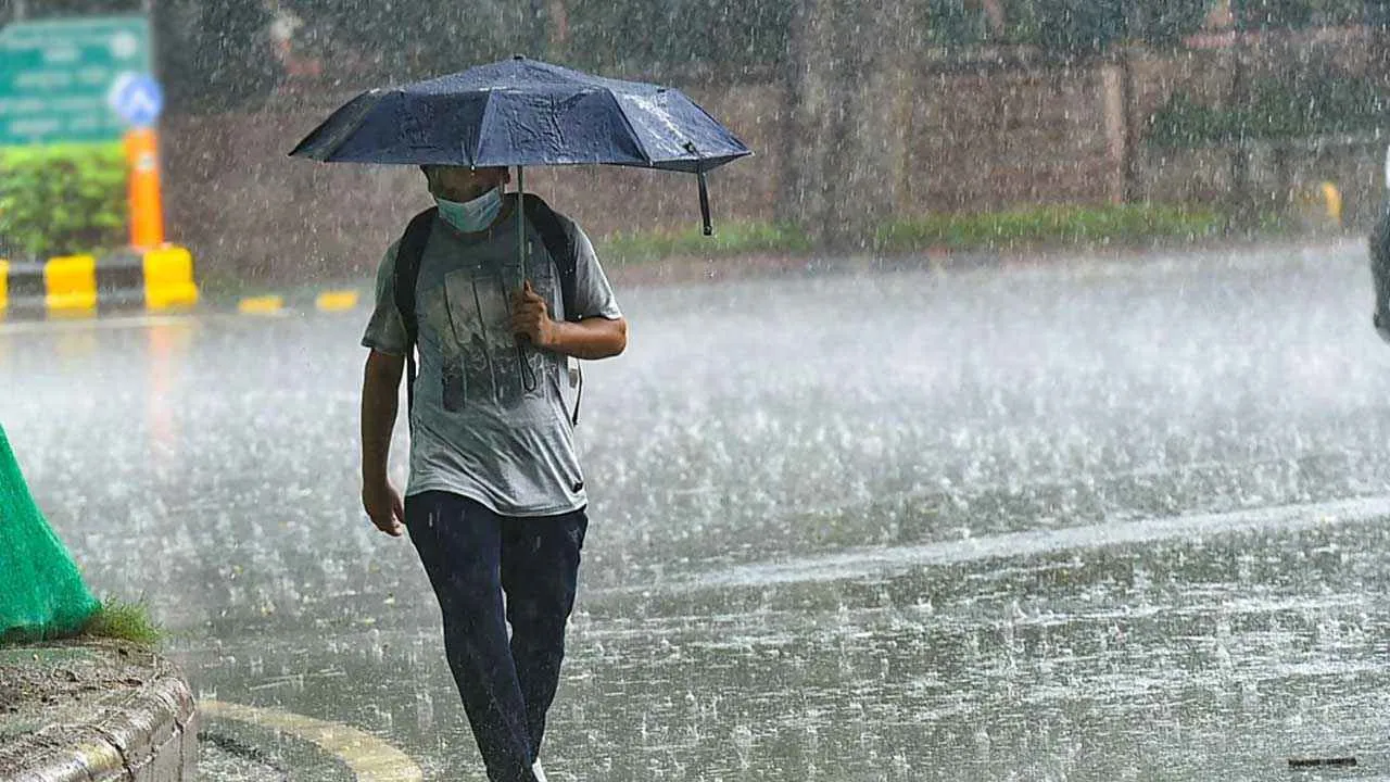 সারাদেশে অতি ভারি বৃষ্টির আভাস