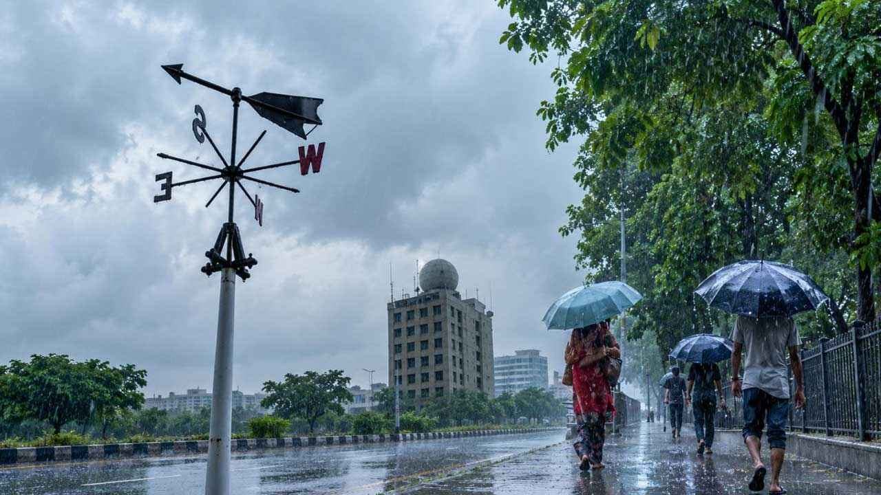 ৭২ ঘণ্টার মধ্যে বিদায় নেবে বর্ষা
