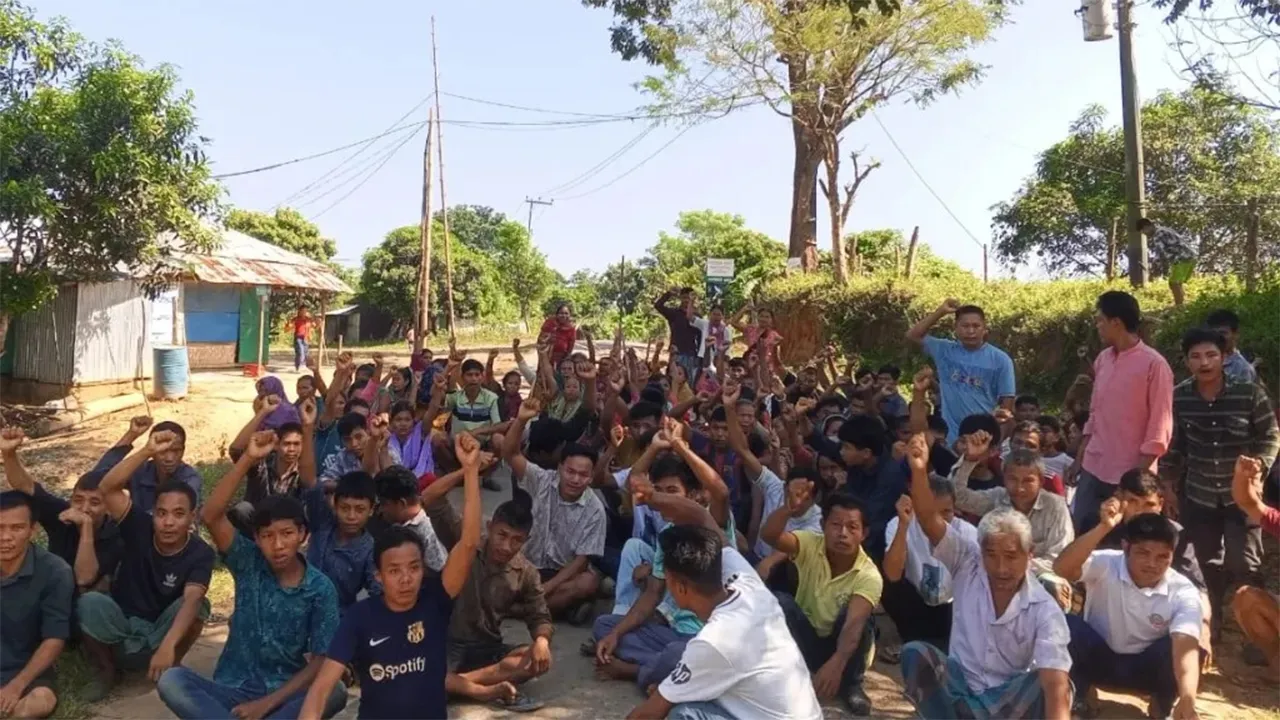উদ্ধারের সময় ইউপিডিএফের গুলিবর্ষণ, ৩ হাজারের বেশি আটকা