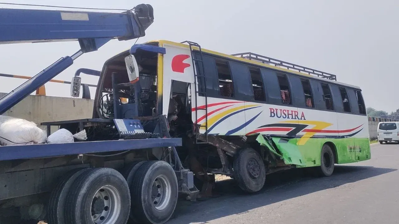 সিরাজগঞ্জে সড়ক দুর্ঘটনায় নিহত ৩