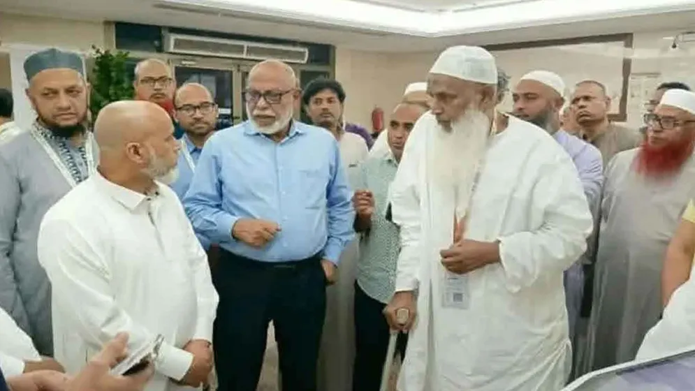 হজের দায়িত্বে অবহেলায় কাউকে ছাড় দেওয়া হবে না: ধর্মমন্ত্রী