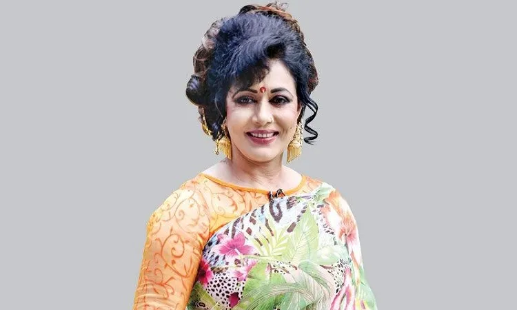 পদত্যাগ করলেন অভিনেত্রী রোজিনা