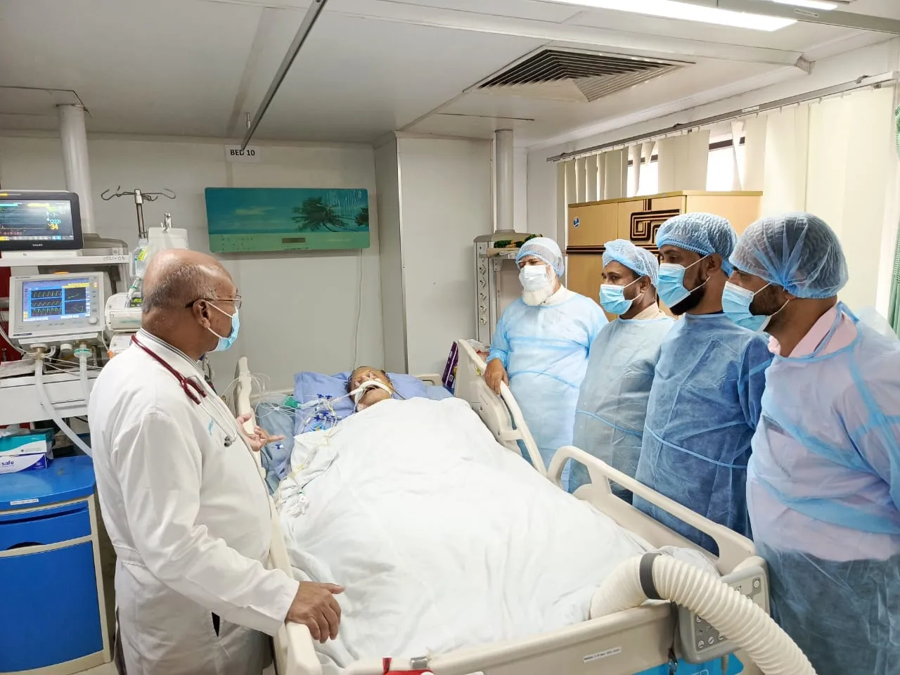 বিএফইউজে ’র সভাপতি রুহুল আমিন গাজীকে দেখতে হাসপাতালে যান ডা. শফিকুর রহমান