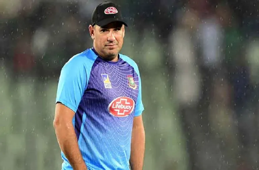 পদত্যাগ করলেন রাসেল ডমিঙ্গো