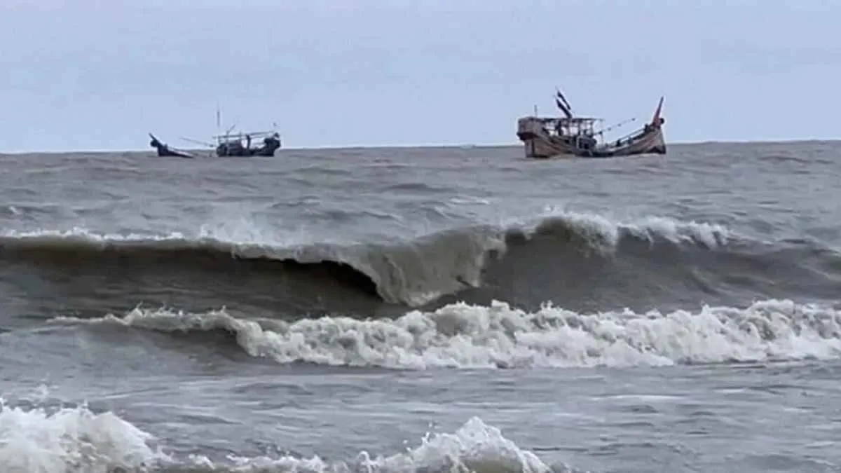 ৪৮ ঘণ্টার মধ্যে লঘুচাপের শঙ্কা, ৫ বিভাগে ভারী বৃষ্টির আভাস