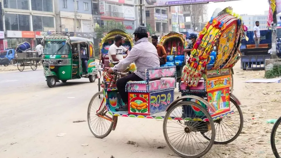ব্যাটারিচালিত রিকশা চলবে : হাইকোর্টের আদেশে স্থিতাবস্থা