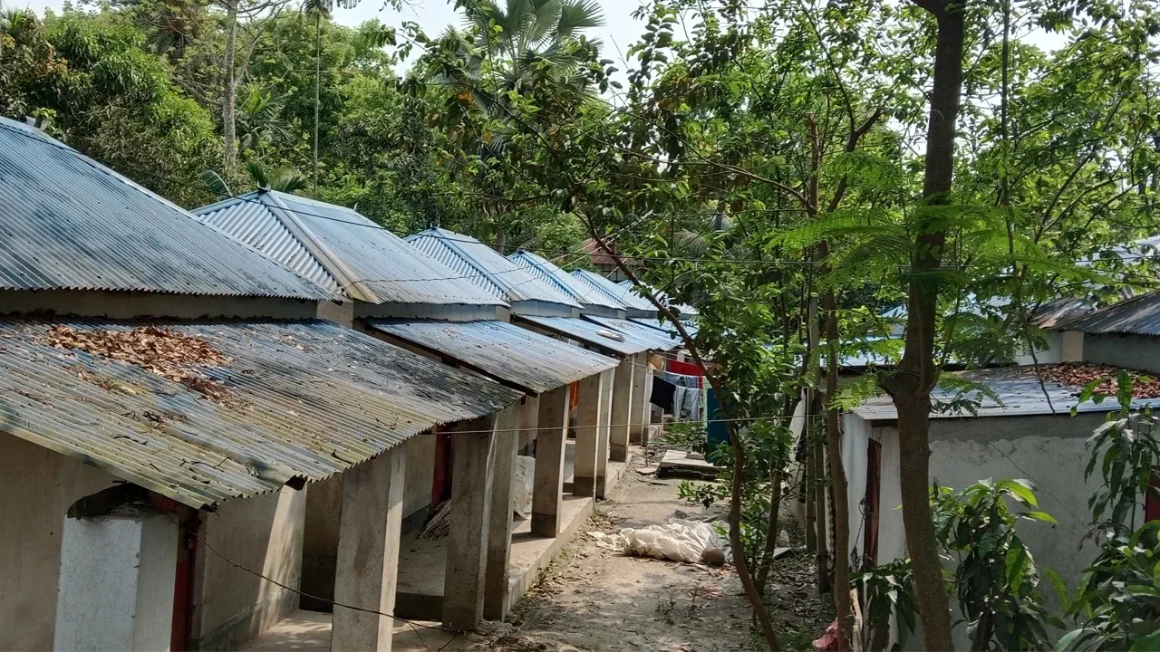 ঈদের আনন্দ নেই আশ্রয়ণ প্রকল্পের বাসিন্দাদের