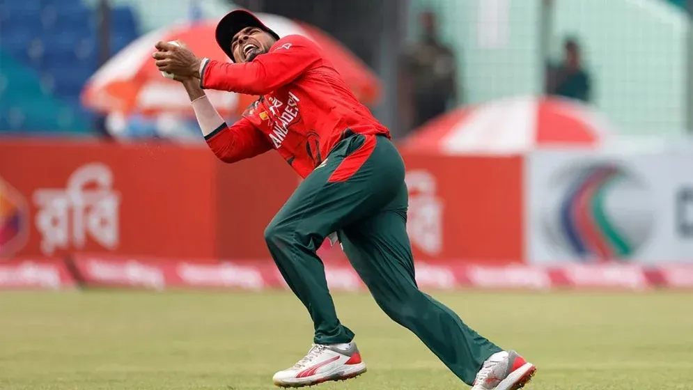 সাইফের জোড়া আঘাত, টাইগার শিবিরে স্বস্তি