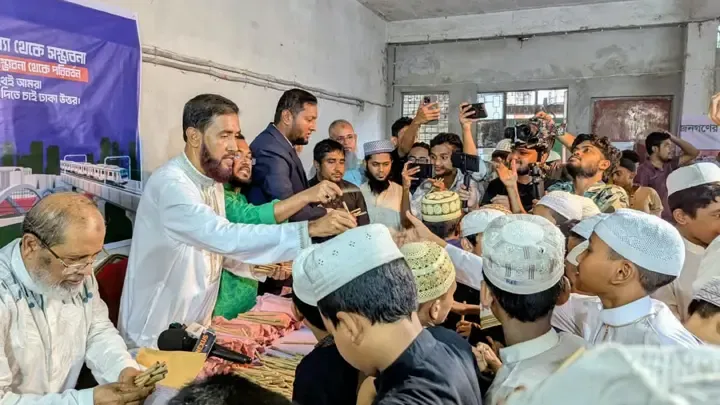 কাজের মাধ্যমেই ঢাকাকে বদলে দিতে চাই
