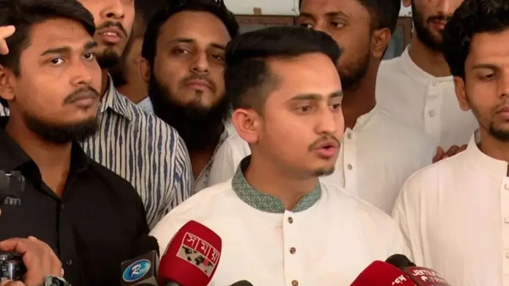 ঔদ্ধত্যপূর্ণ আচরণে ধিক্কার জানিয়েছেন সারজিস