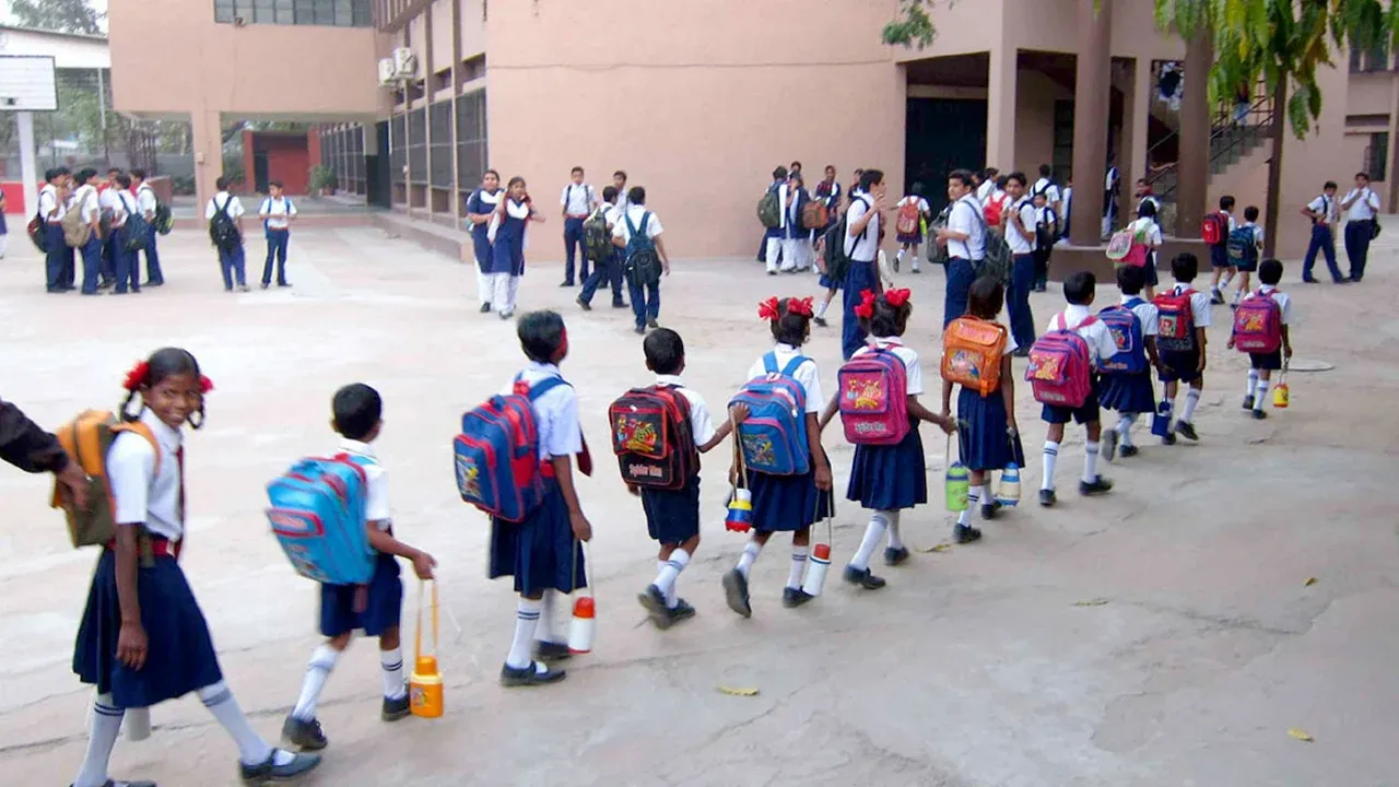 ৩৮ দিন পর রোববার খুলছে শিক্ষাপ্রতিষ্ঠান