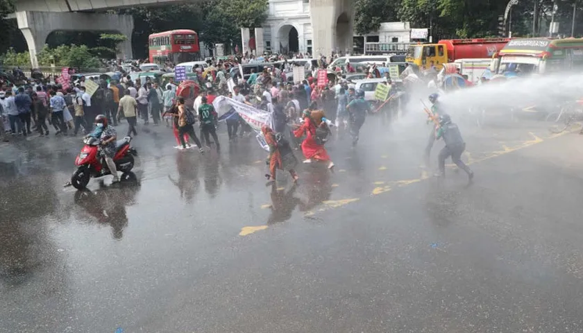 Police disperse protesters seeking job age limit raise