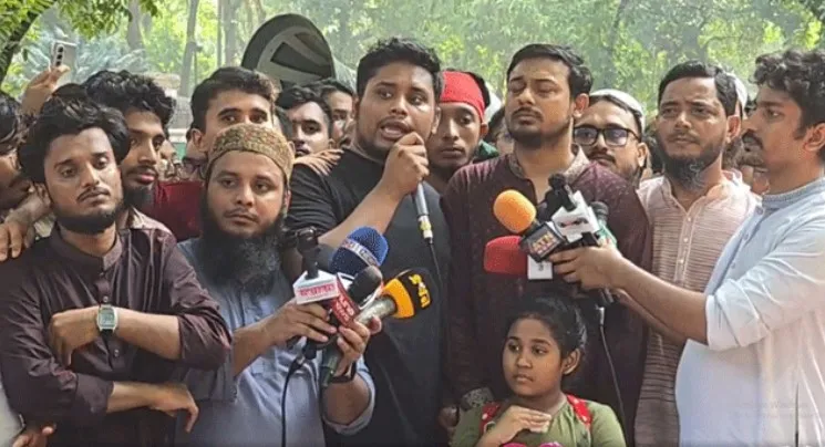 আ’লীগ নিষিদ্ধের দাবিতে জুমার পর বড় জমায়েতের ডাক হাসনাতের