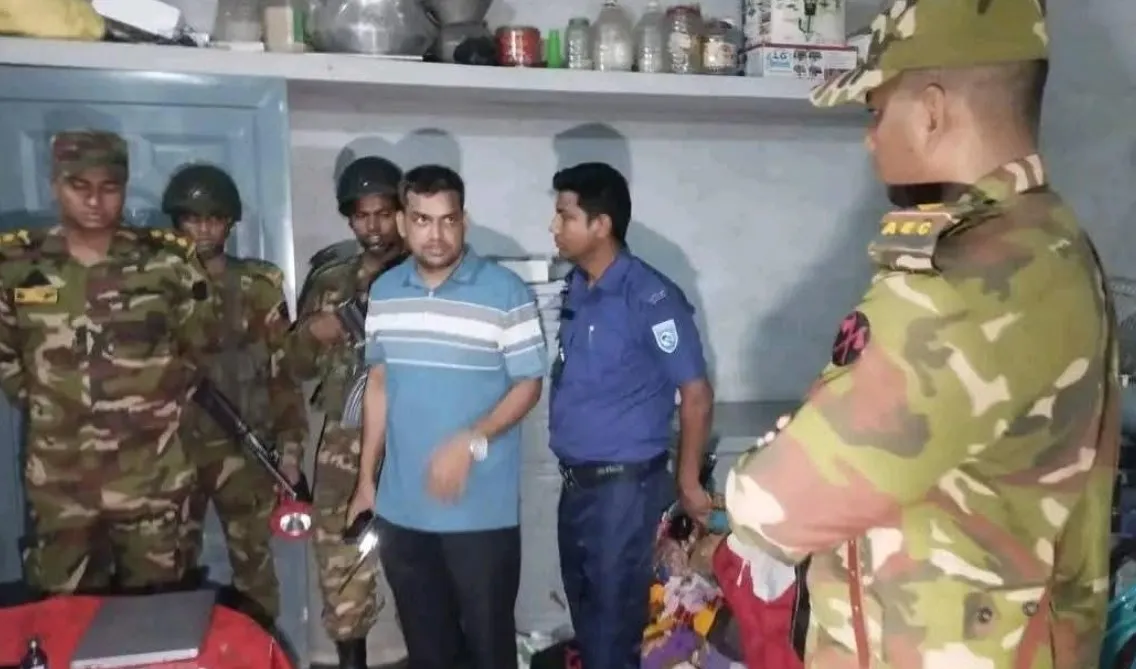 গোবিন্দগঞ্জে যৌথবাহিনীর অভিযানে বিপুল পরিমাণে সিম-মোবাইল উদ্ধার