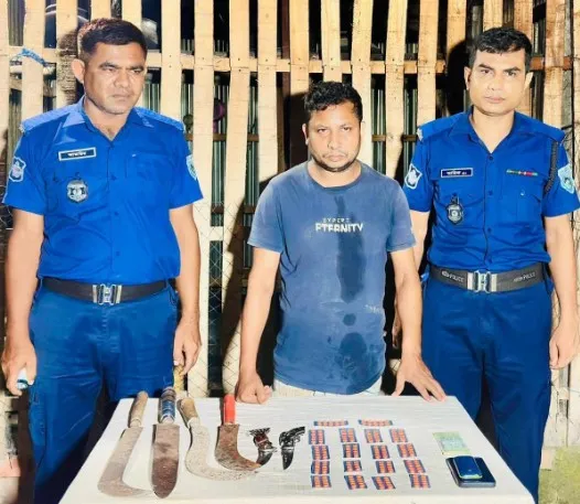 যৌথ বাহিনীর অভিযানে মাদক ও অস্ত্রসহ  মাদক ব্যবসায়ী  গ্রেফতার