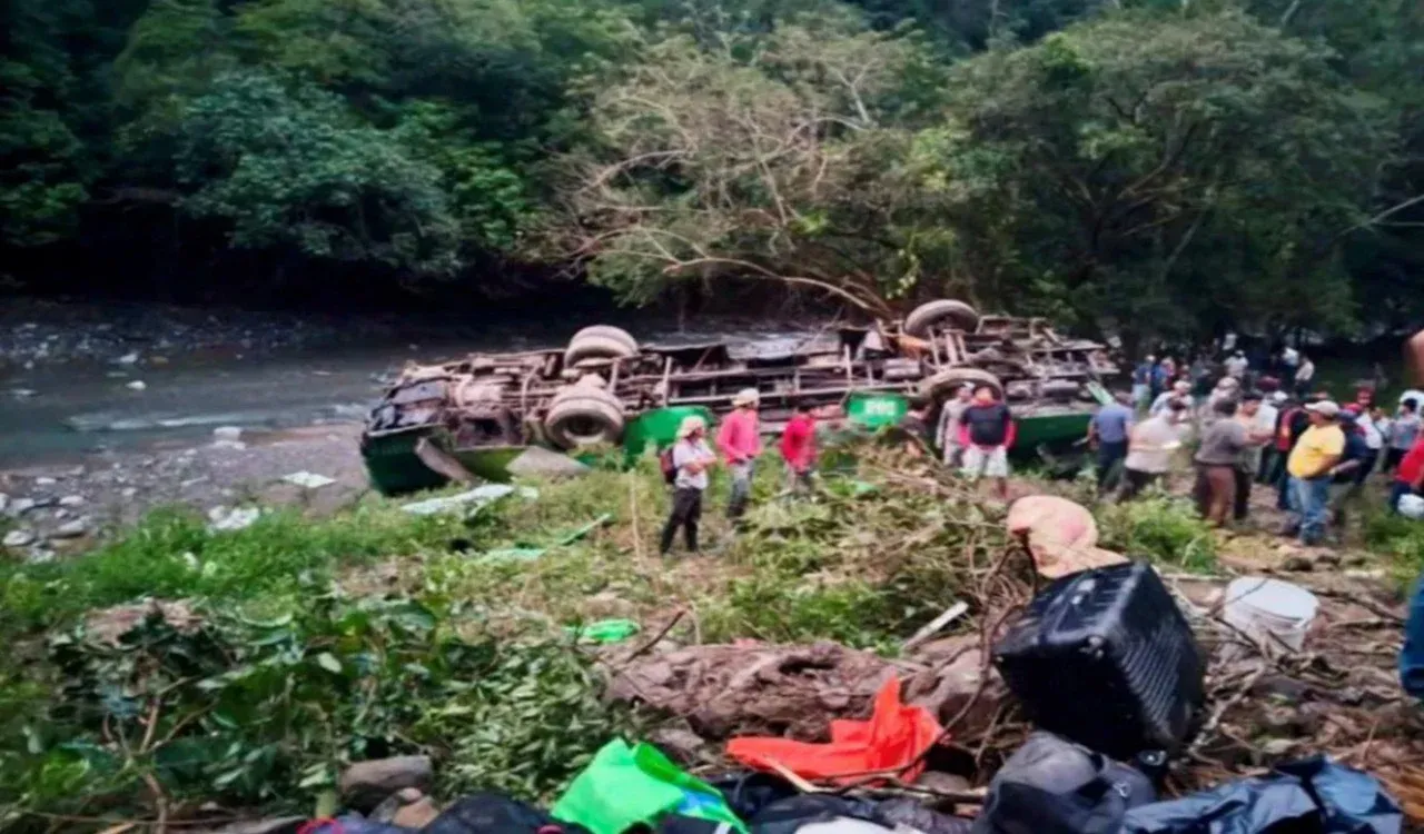 মেক্সিকোয় বাস দুর্ঘটনায় নিহত ১০, আহত ৩২