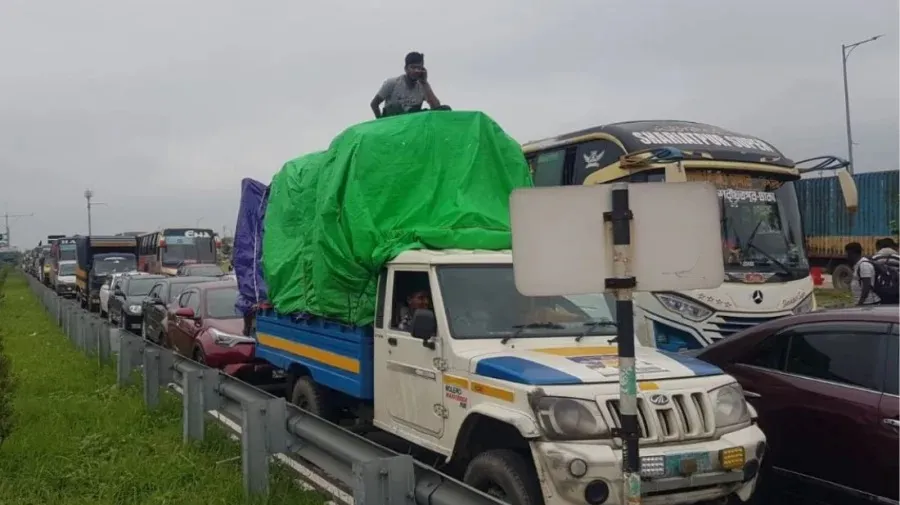 Eid journey: Traffic pressure increases on Bangabandhu Expressway