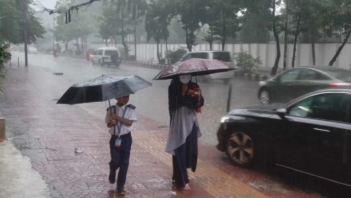 Rain may ease after evening: meteorologist