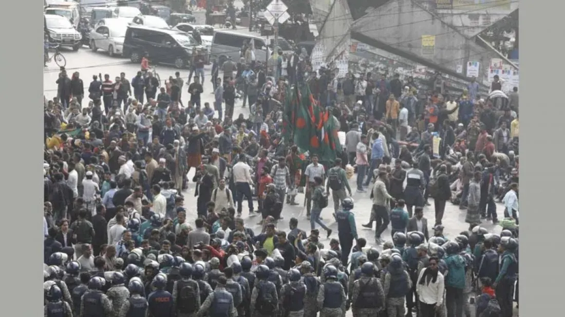 Protesters block Shahbagh demanding retrial, justice for BDR massacre
