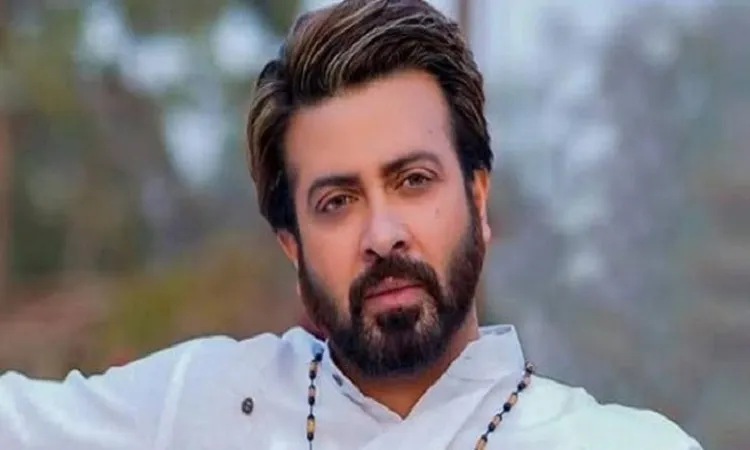 বন্যার্তদের পাশে দাঁড়ালেন শাকিব খান