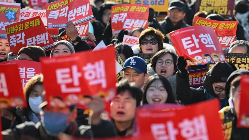 South Korean ex-defence minister tried to kill himself