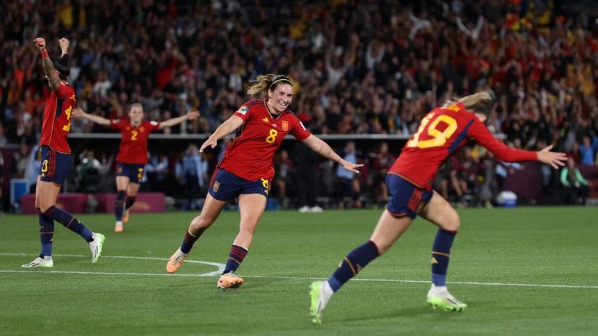 Spain's women players to end boycott