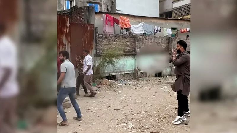 State-Minister-Ishraq-raids-a-drug-den,-pistol-in-hand