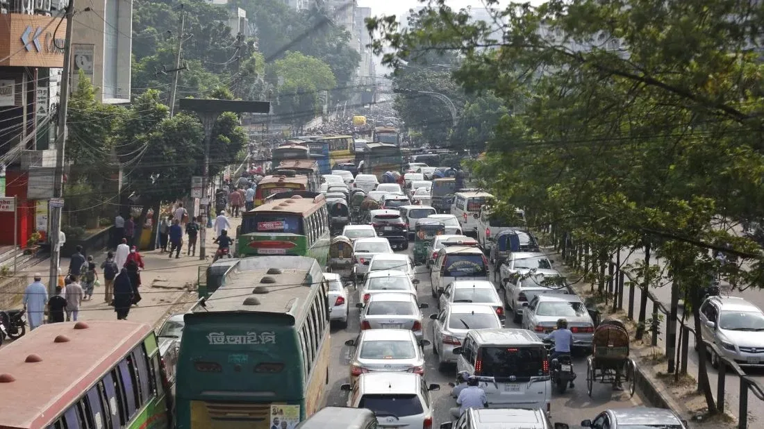 Student road blockades cause major traffic jams across Dhaka