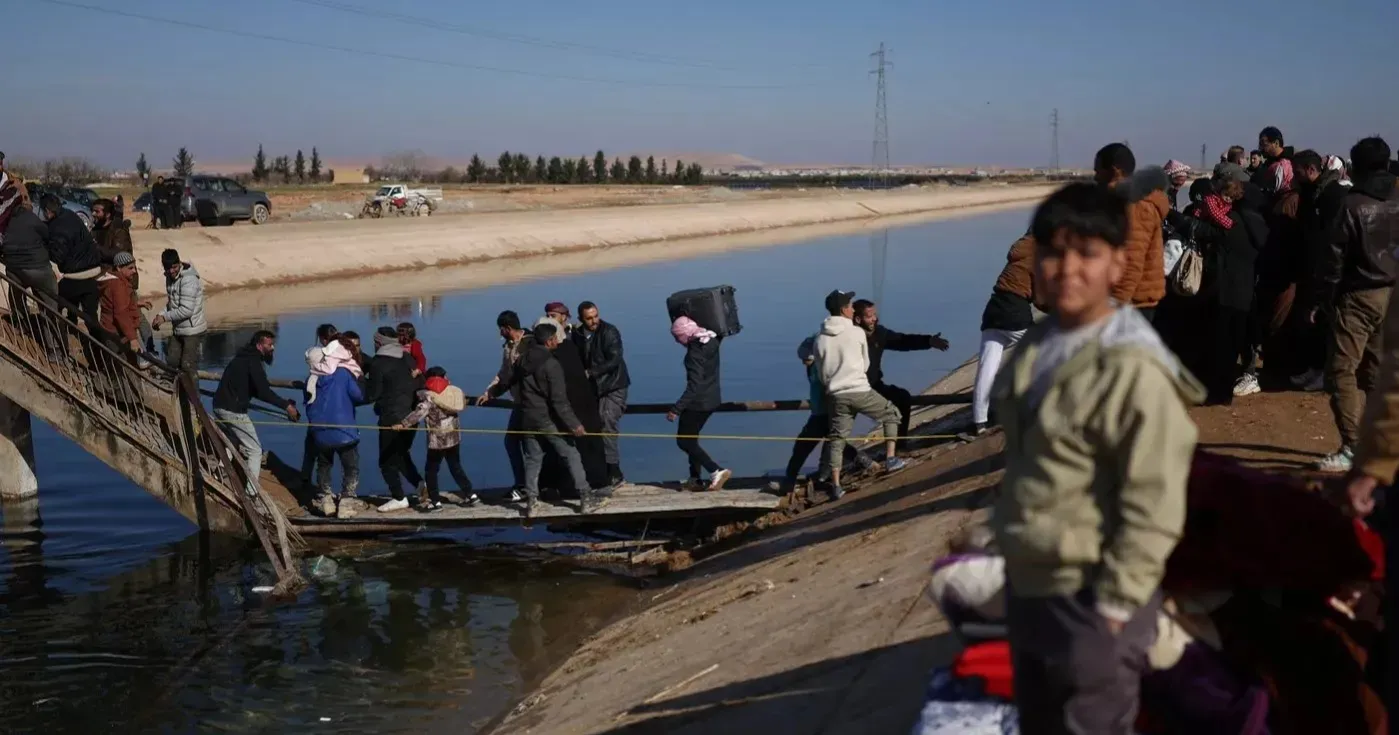 Civilians flee ahead of possible Syrian army attack in Aleppo
