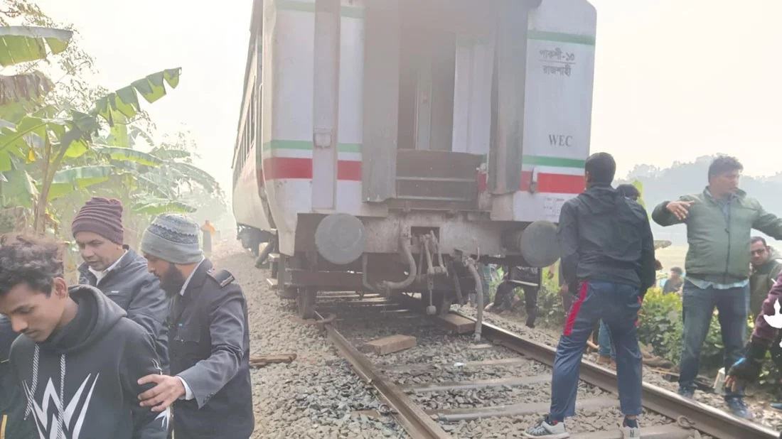 Titumir Express derailed coach recovered, Rajshahi rail movement resumes