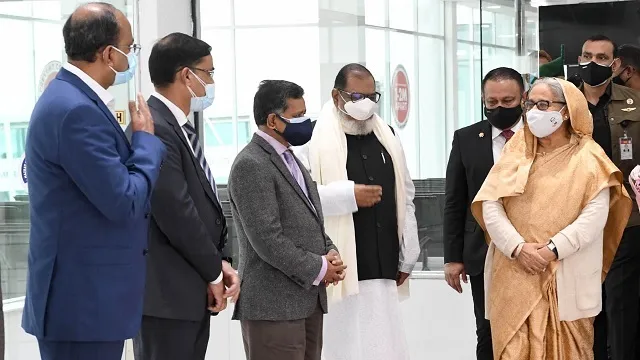 আমিরাত থেকে দেশে ফিরেছেন প্রধানমন্ত্রী