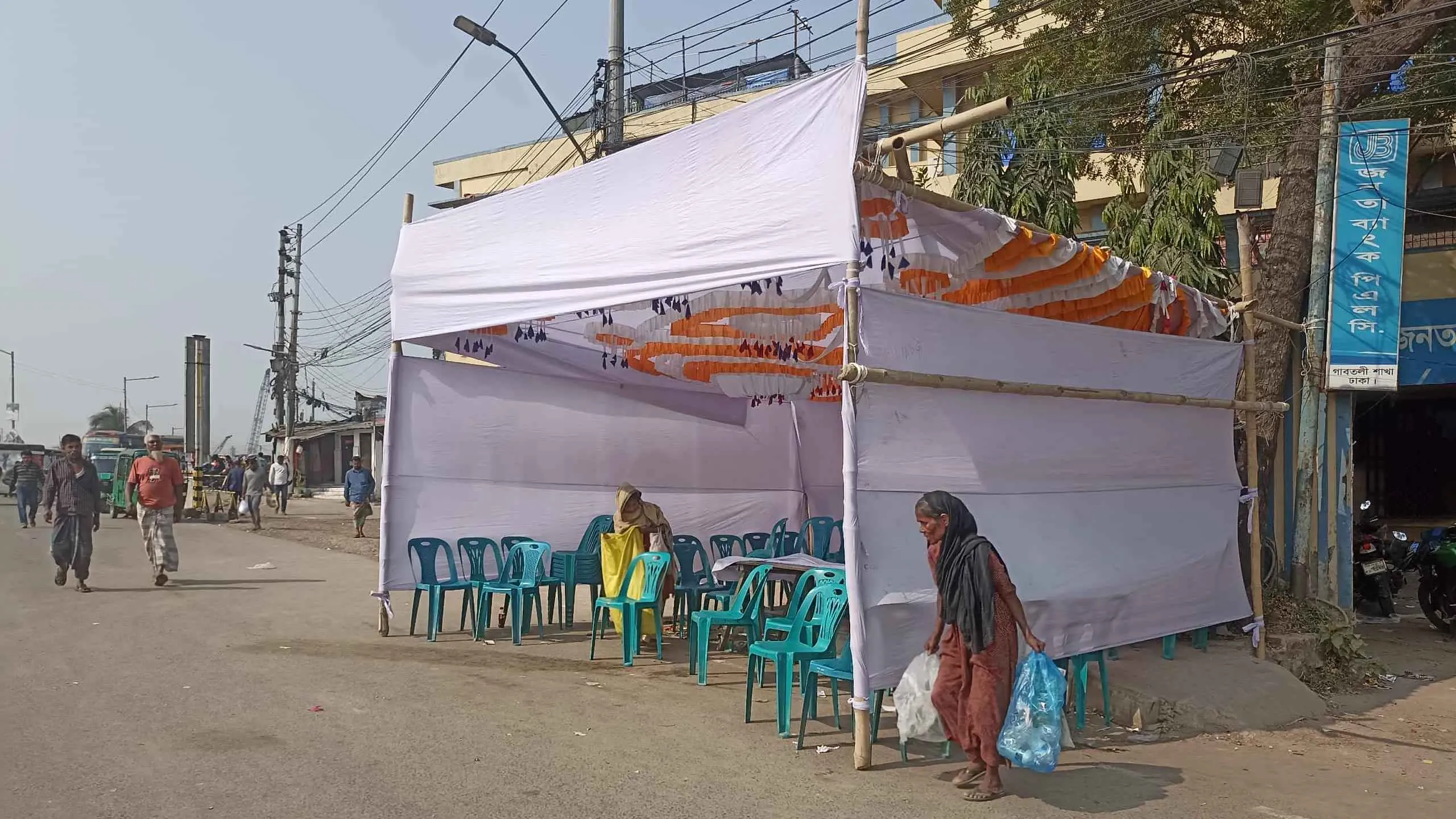 নুরের দলের প্যান্ডেল  আছে কর্মী নেই মাঠে সক্রিয় শিবির