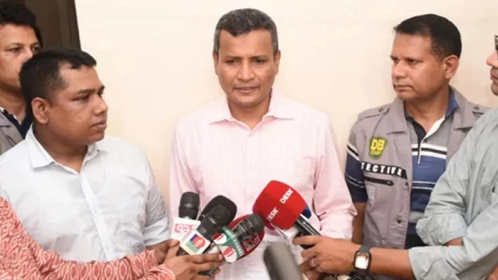 অতিরিক্ত ডিআইজি মশিউর রহমান গ্রেফতার