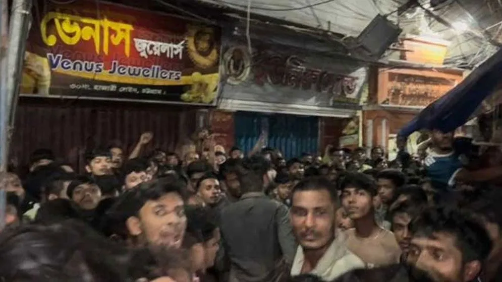 আইনশৃঙ্খলা বাহিনীর ওপর হামলা, আহত ১২