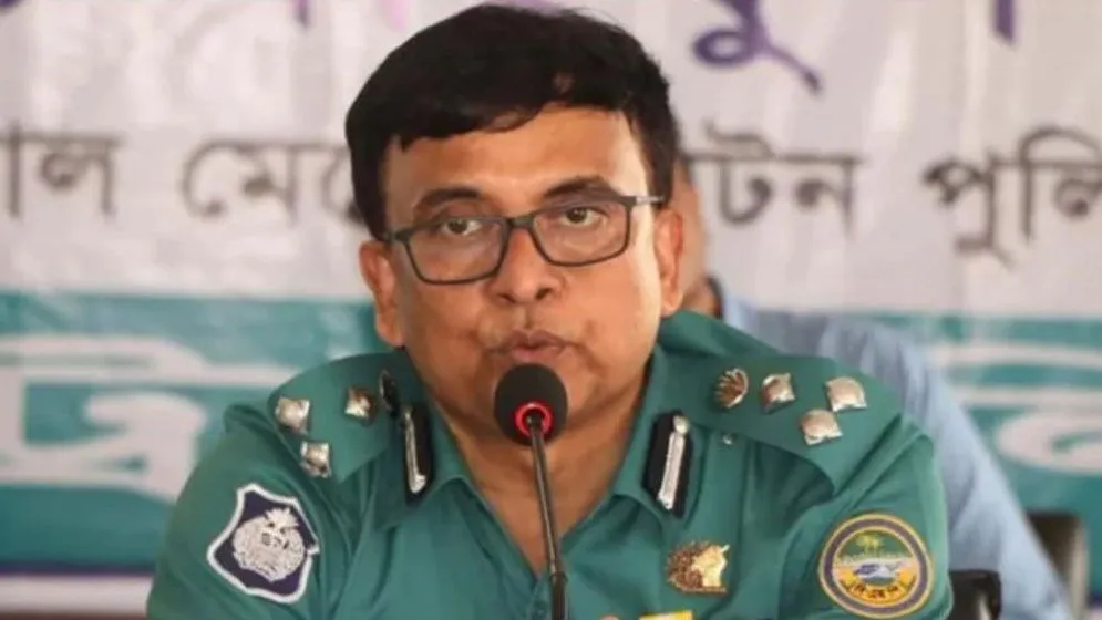 সাবেক পুলিশ কমিশনার সাইফুল ট্রাইব্যুনালে হাজির