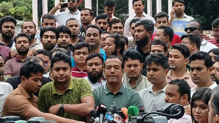 একই দিনে শহীদ মিনারে সমাবেশ করতে চায় এনসিপি ও ছাত্রদল