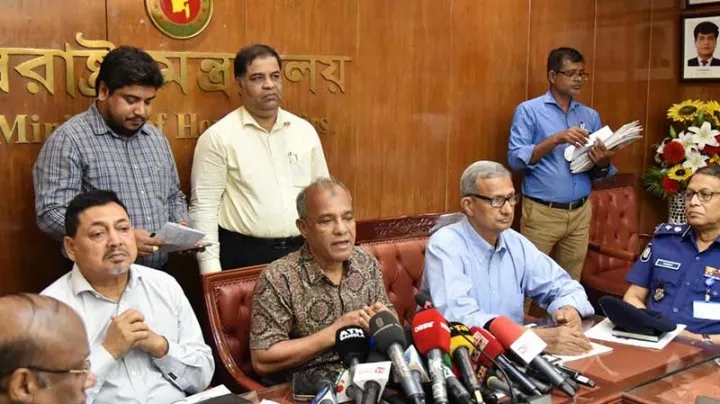 ৩৩ হাজার মণ্ডপে পূজা, শান্তিপূর্ণ আশ্বাস স্বরাষ্ট্র উপদেষ্টার