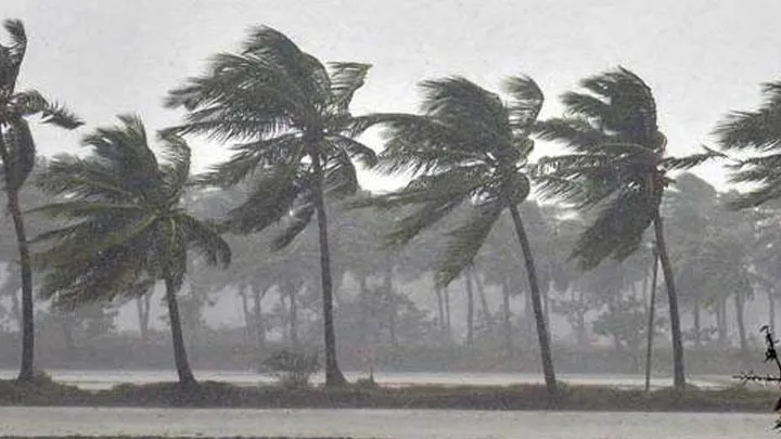 ৭ অঞ্চলে ৬০ কিলোমিটার বেগে ঝড়ের আভাস