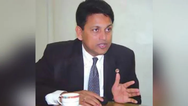 বিমানবন্দর থেকে ফিরিয়ে দেওয়া হলো সাবেক শিক্ষা প্রতিমন্ত্রীকে