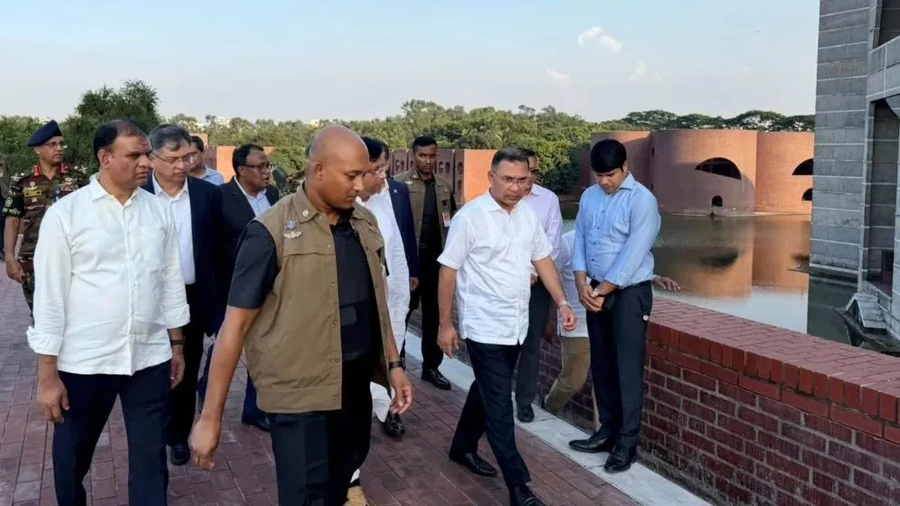 সংসদ প্রাঙ্গণ পরিদর্শনে প্রধানমন্ত্রীর পরিচ্ছন্নতা ও সংস্কারকাজের নির্দেশ