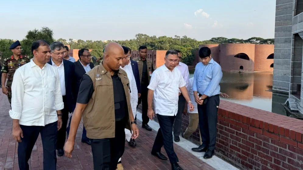সংসদ প্রাঙ্গণ পরিদর্শনে প্রধানমন্ত্রীর পরিচ্ছন্নতা ও সংস্কারকাজের নির্দেশ