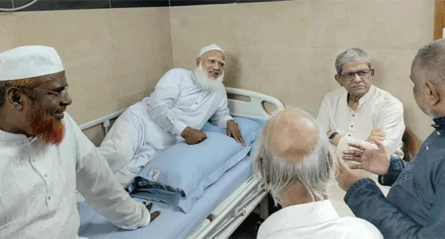 জামায়াতের আমিরকে দেখতে হাসপাতাল গেলেন মির্জা ফখরুল