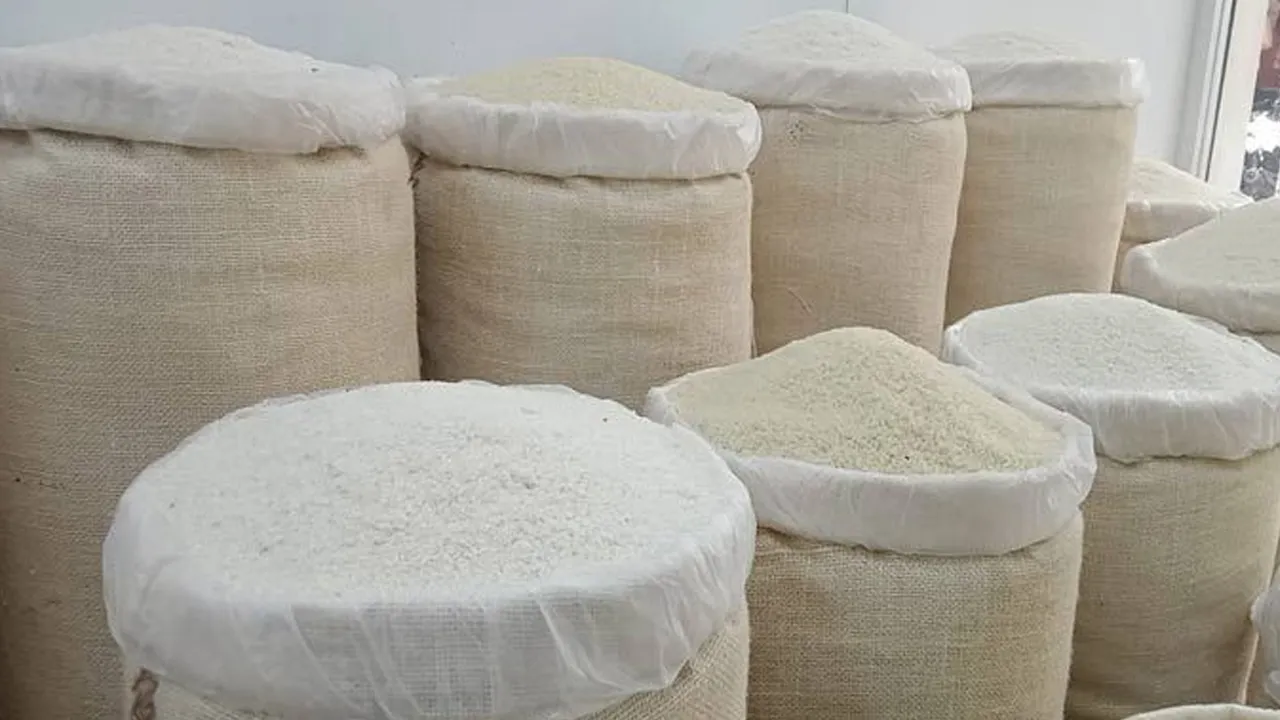 বাজার নিয়ন্ত্রণে সুগন্ধি চালের রফতানি কোটা কমানোর উদ্যোগ