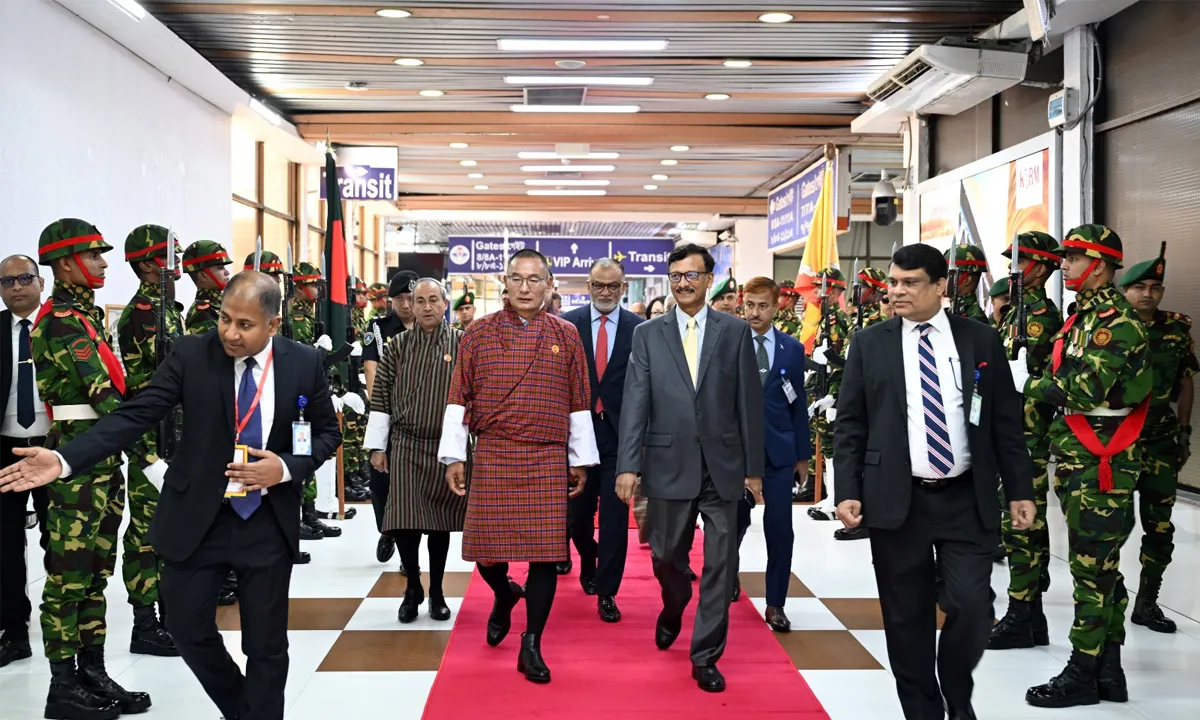 Bhutan PM leaves Bangladesh