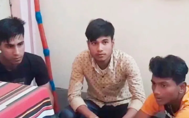 সাদুল্লাপুরে জাল ভোট দিতে গিয়ে আটক ৩