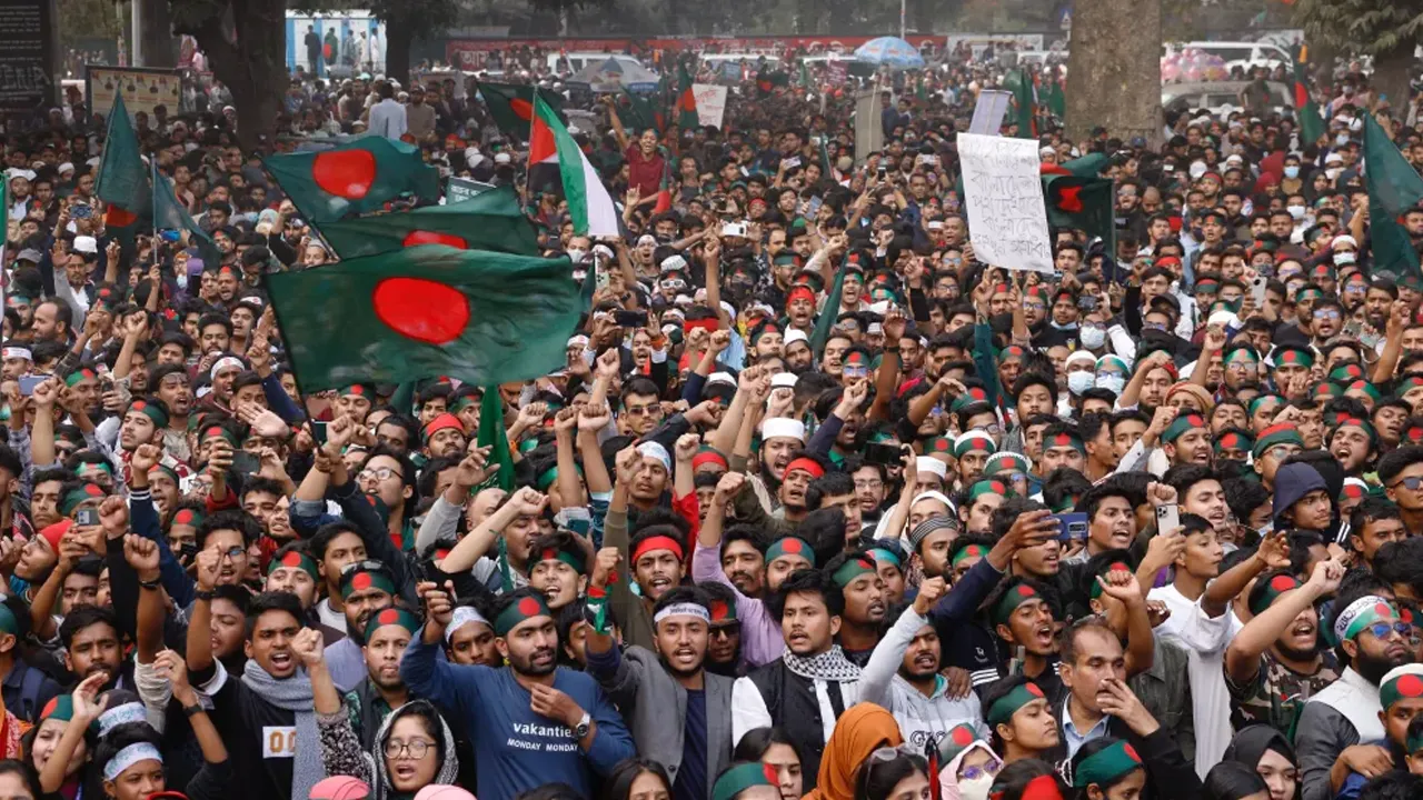 রক্তাক্ত ৩৫ জুলাই: একদিন এগিয়ে আনা হয় ‘মার্চ টু ঢাকা’