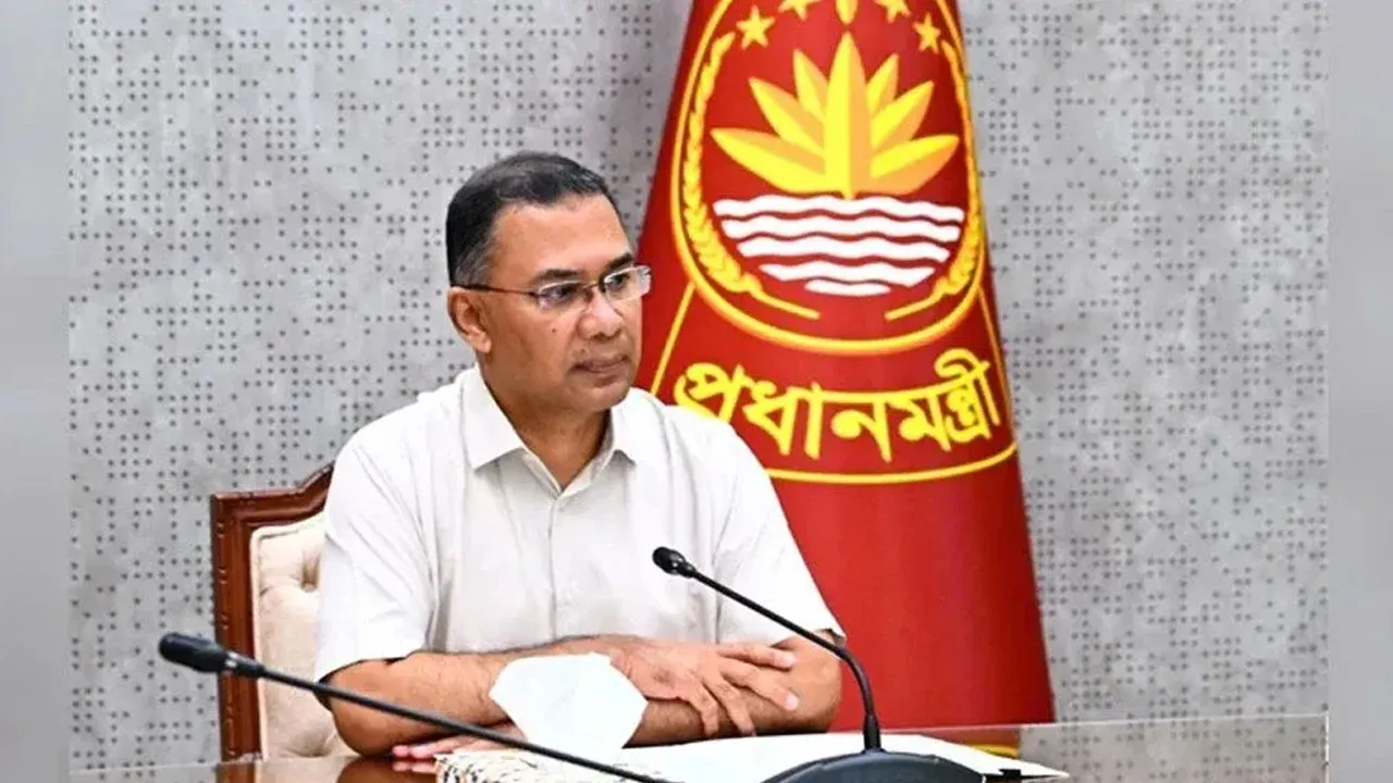 ঢাকার গণপরিবহণ ব্যবস্থাপনা নিয়ে বৈঠকে প্রধানমন্ত্রী